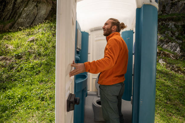 Best Porta potty delivery and setup  in Essexville, MI