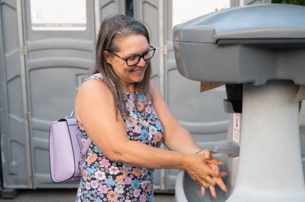 Best Luxury portable toilet rental  in Essexville, MI